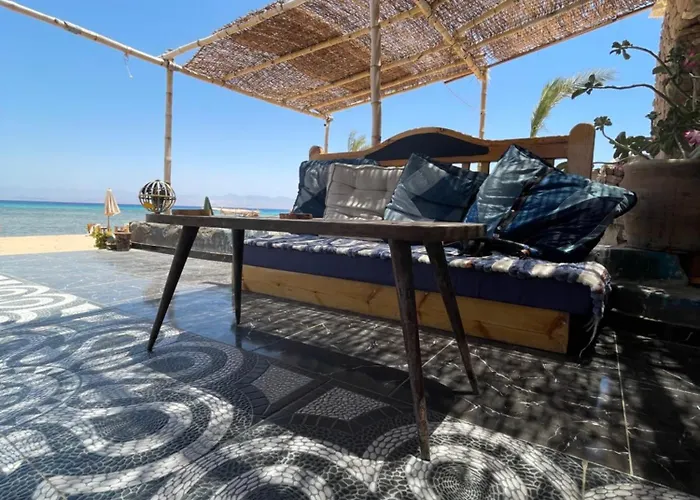 Kamp alanı Live The Bedouinlife Nuweiba`
